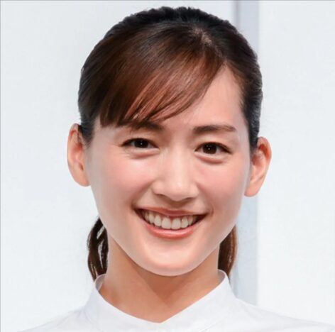 西園寺さんは家事をしない降板した女優は誰　